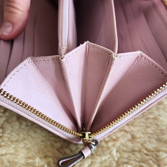 Gorgeous Coach Pale Pink Gathered Soft Leather Long Wallet 🩷 - Picture 7 of 16